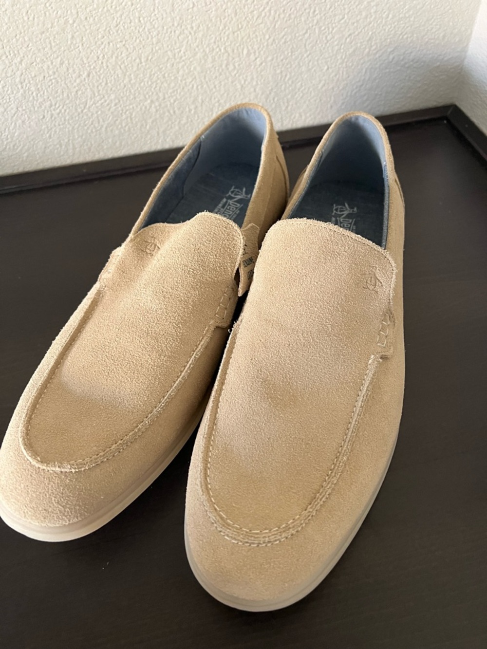 An Original Penguin Men’s Genuine Leather Rayne Loafers Beige Size 13